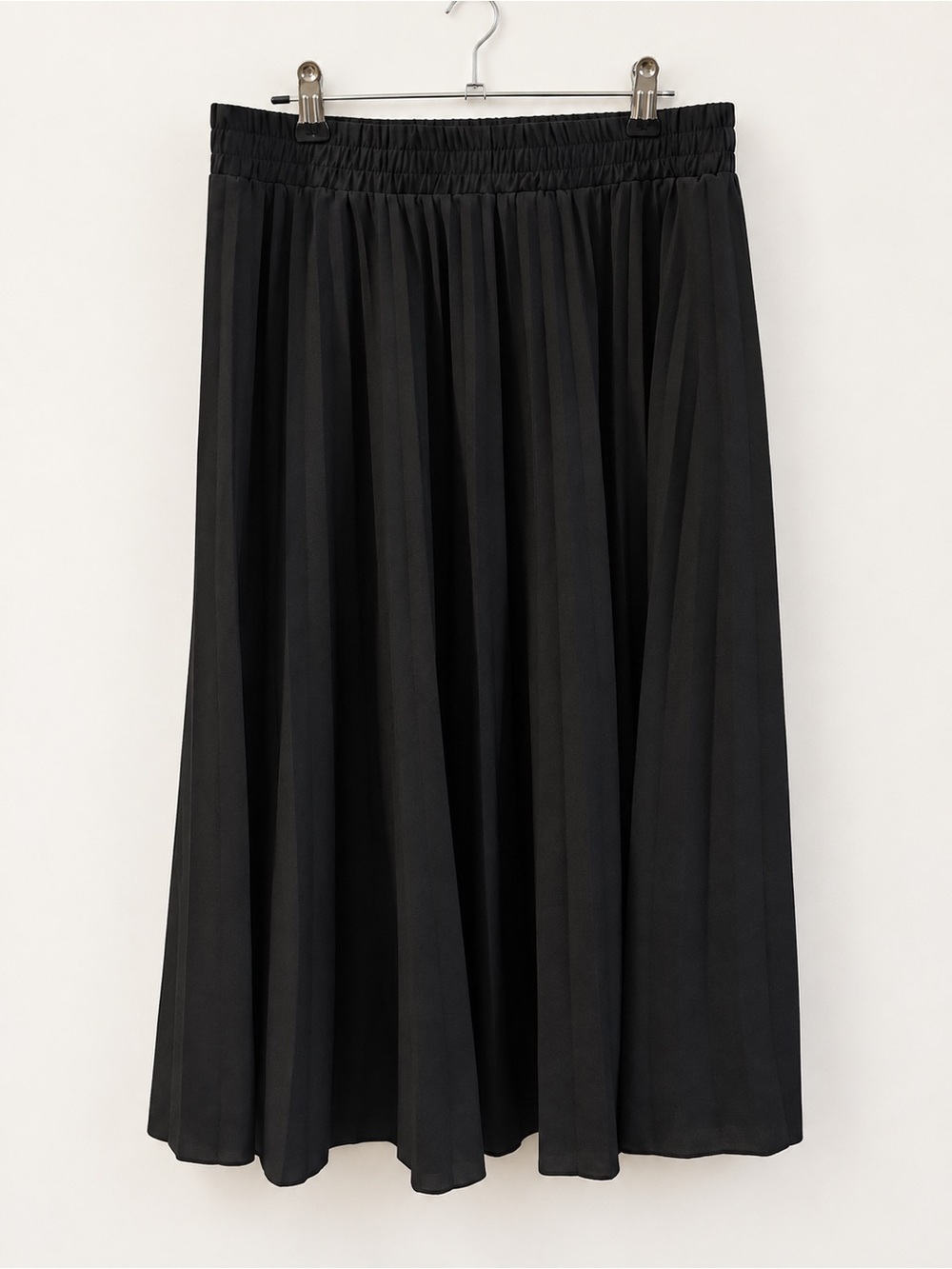Tahari Black Pleated Midi Skirt